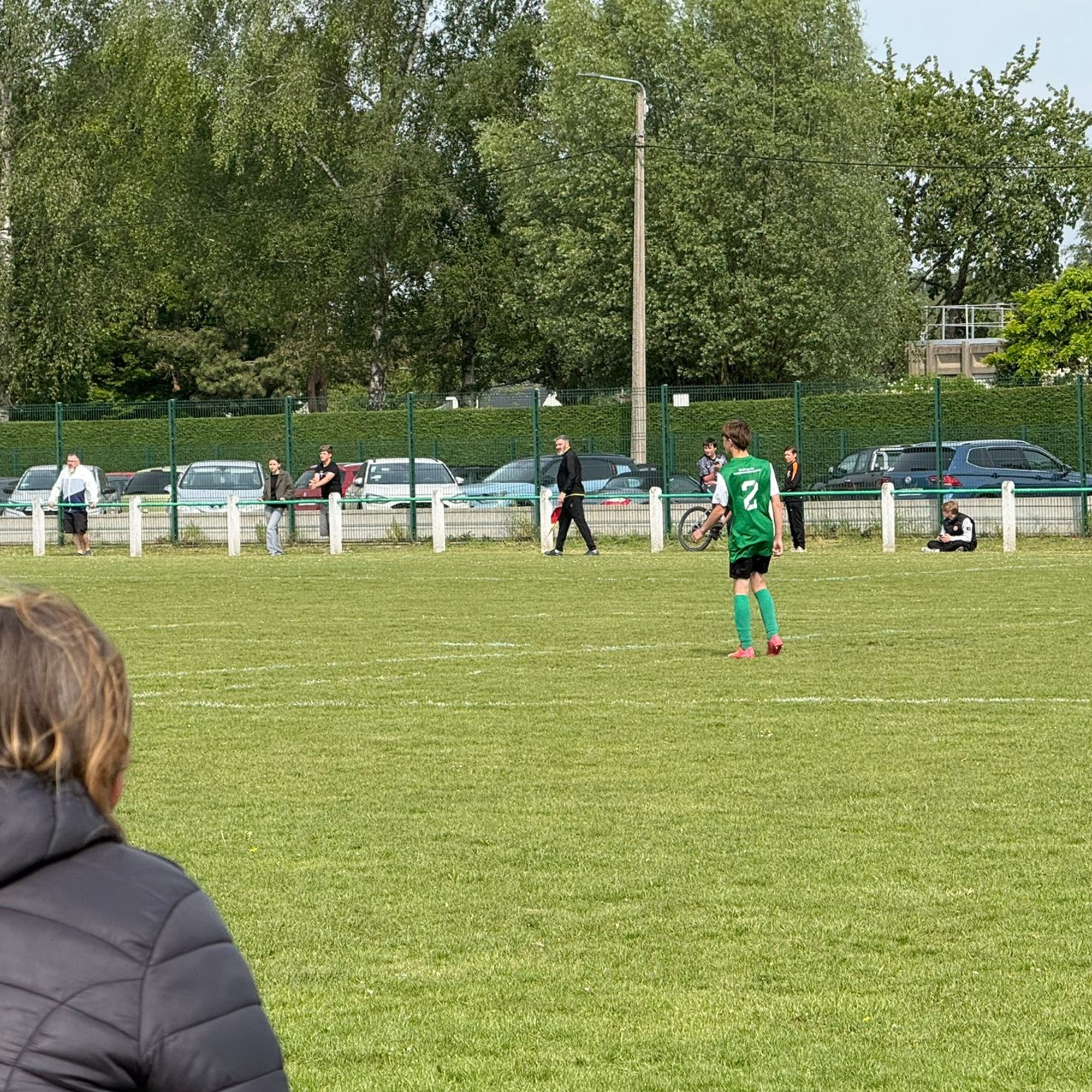 Permanecen profundamente conmocionados : Matthéo, 9 años, brutalmente golpeado después de un partido de fútbol en Pas-de