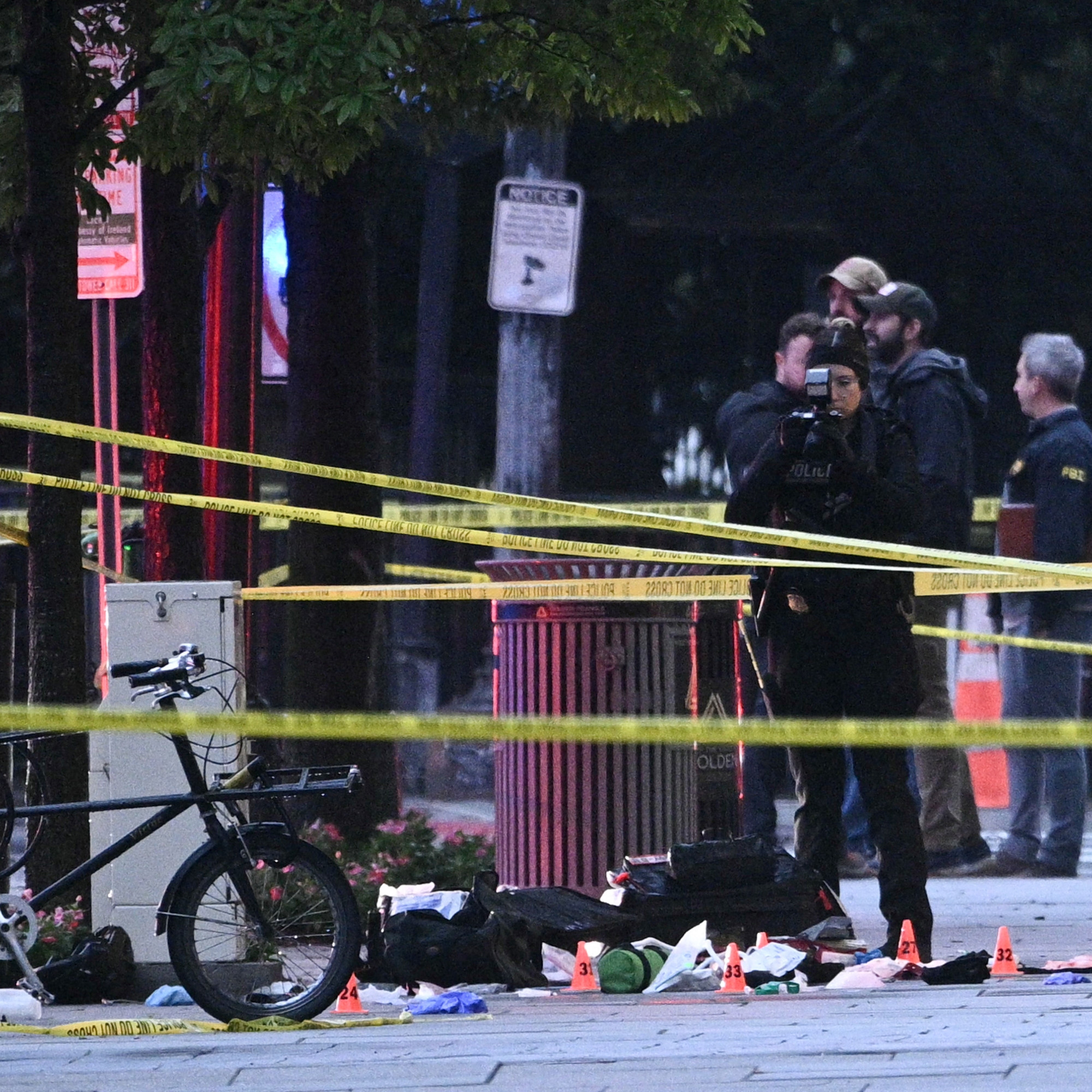United States: Shooter shot dead after opening fire near the White House