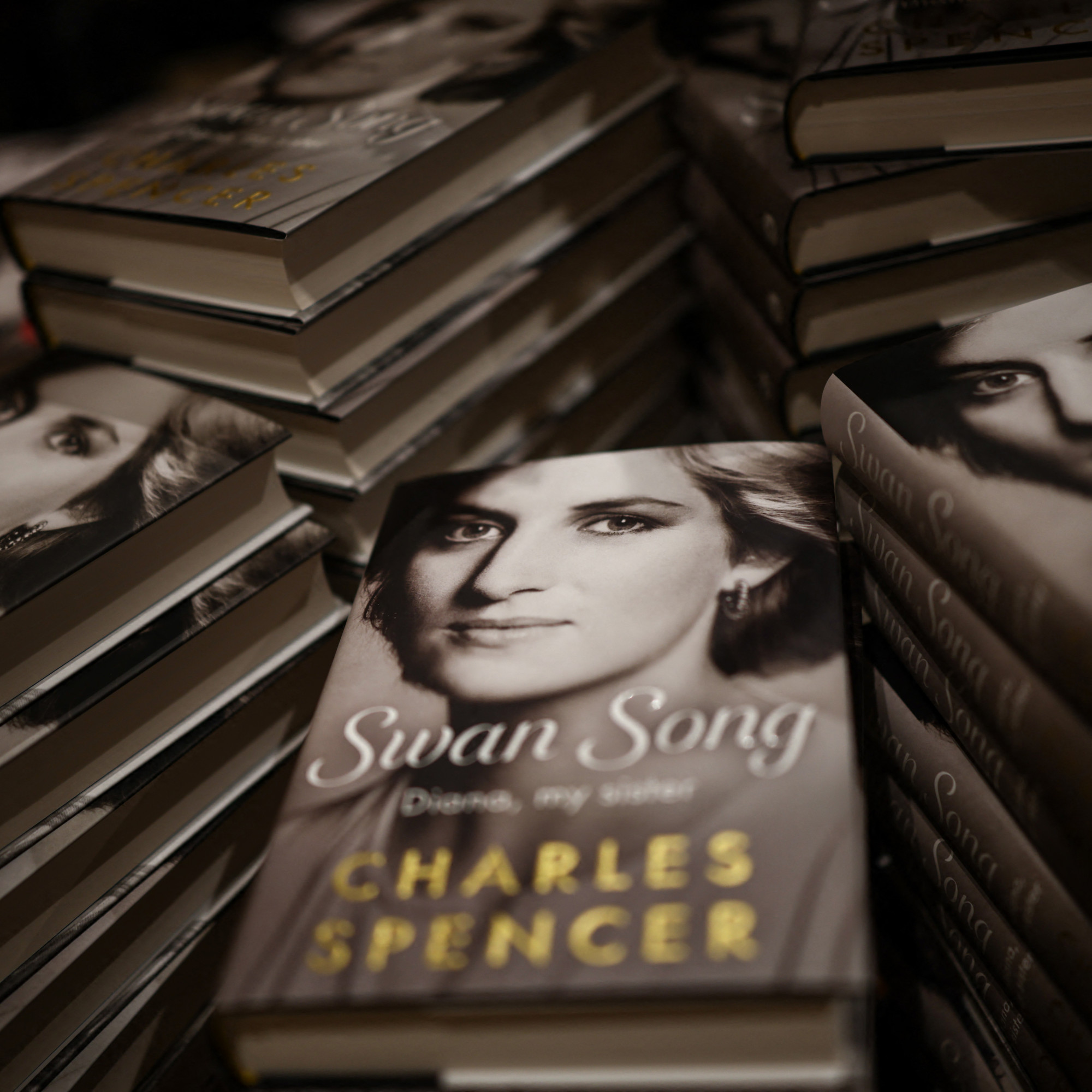 Attaques contre Charles , critiques de la famille royale ... Ce que contient le livre choc du frère de Lady Di qui fait bondir Buckingham