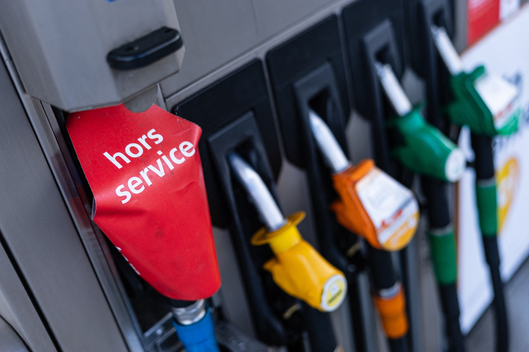 Nouveau chèque carburant de 100 euros : versement unique , 40 centimes par plein ... Comment fonctionne laide élargie