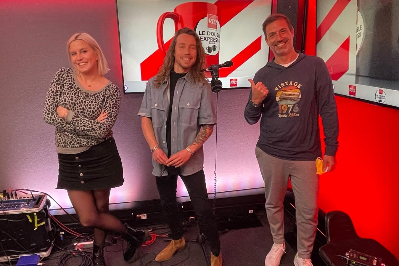 Qui Est Le Compagnon De Justine Salmon Julien Doré en live dans Le Double Expresso RTL2