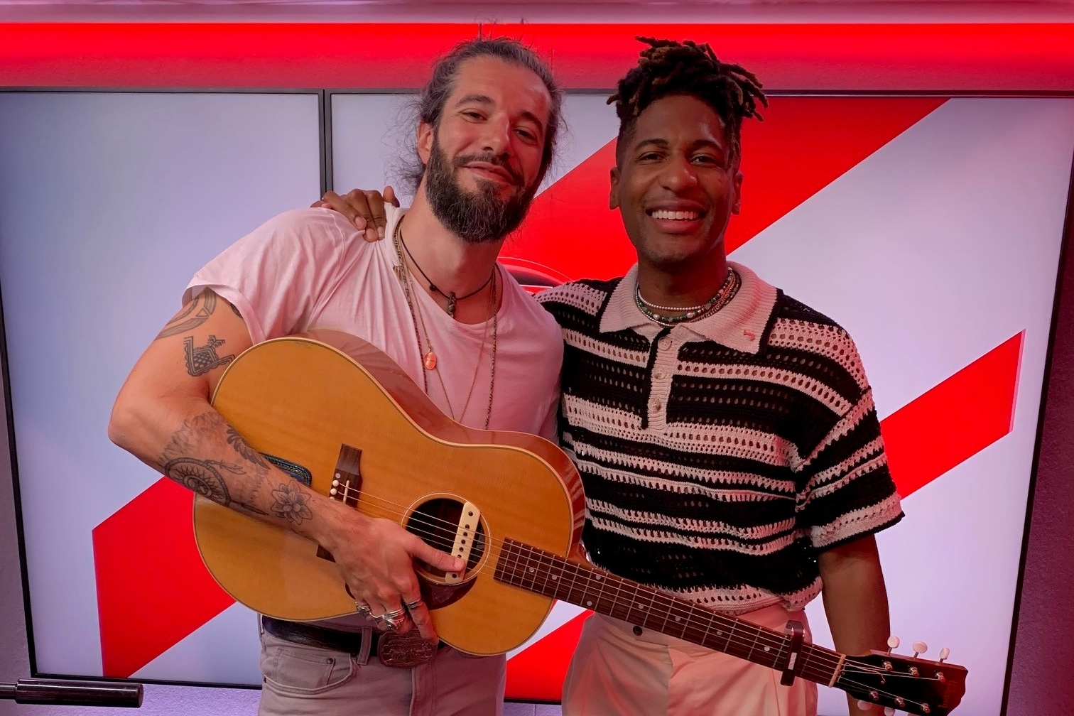 VIDÉO Jon Batiste et Waxx reprennent "What A Wonderful World" sur RTL2