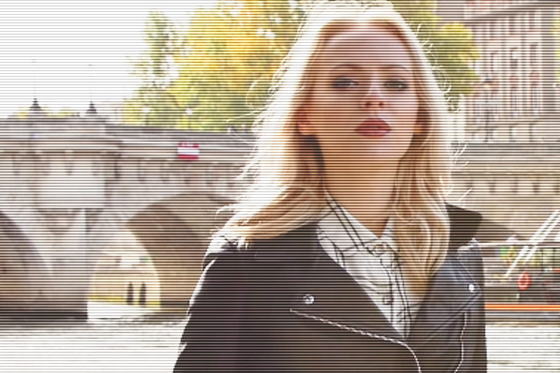 VIDÉO - Madilyn Bailey se promène à Paris pour le clip de 