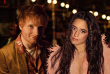 Camila Cabello invite Ed Sheeran sur le titre solaire "Bam Bam"