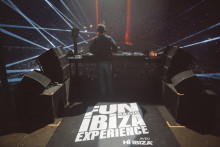 Kungs mixe lors de la 8e édition de Fun Radio Ibiza Experience