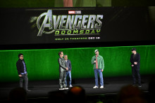 Les acteurs Robert Downey Jr. et Chris Evans présentent la première bande-annonce du film "Avengers Doomsday"