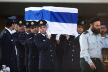 Le cercueil d'Ariel Sharon à Jérusalem le 13 janvier 2014.