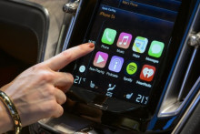 Apple CarPlay doit notamment équiper les véhicules de Ferrari, Volvo et Mercedes-Benz.