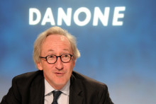 Franck Riboud va céder la direction opérationnelle de Danone à son lieutenant Emmanuel Faber. Ici le 25 avril 2013 à Paris (Archives).