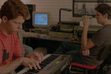 Hugo Conzelmann et Félix de Givry dans "Eden", prochain film de Mia Hansen Love qui retrace l'histoire de la French Touch
