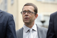 L'urgentiste Nicolas Bonnemaison à son arrivée pour son procès au tribunal de Pau le mercredi 11 juin 2014