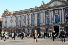 La place du Capitole à Toulouse (illustration)