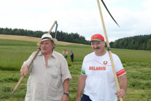 Gérard Depardieu et le président biélorusse Alexandre Loukachenko, le 22 juillet 2015.