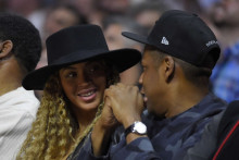 Beyoncé et Jay Z durant un match de la NBA, le 2 mars 2016 à Las Angeles