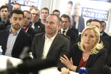 Steeve Briois avec Bruno Clavet et Marine Le Pen, le 29 février 2020 à Lens