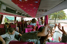 Des enfants partent en colonie de vacances (image d'illustration).