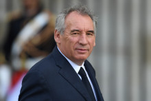 Le parquet de Paris a requis un procès pour treize personnes dont le président du MoDem François Bayrou, soupçonnées de détournement de fonds publics ou de complicité dans l'affaire de l'emploi irrégulier d'assistants d'eurodéputés.