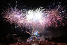 Le feu d'artifice du 14 juillet 2020 à la Tour Eiffel