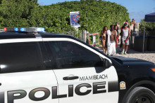 Une voiture de police, Miami Beach (illustration)