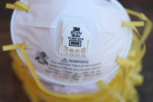 Un masque de protection N95