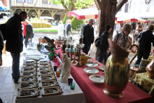 Une brocante (illustration)