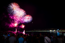 Des mortiers d'artifice (illustration)