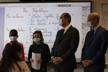 Jean Castex et Jean-Michel Blanquer dans une école de Conflans-Sainte-Honorine, lors de l'hommage à Samuel Paty