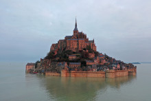 Mont-Saint-Michel (Manche) - Restauration des façades et toitures - 1 M€ / du 1er trimestre 2021 à décembre 2022