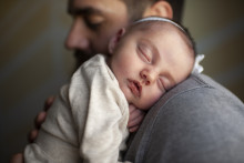 Comment les hommes vivent-ils leur paternité ?