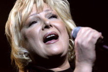 Marie Myriam, la dernière Française victorieuse à l'Eurovision en 1977, pendant la tournée Âge Tendre et Tête de Bois en 2006