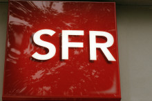 SFR cherche à fidéliser ses clients en pleine guerre des prix des opérateurs