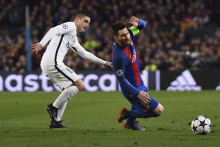 Marco Verratti au duel avec Lionel Messi le 8 mars 2017