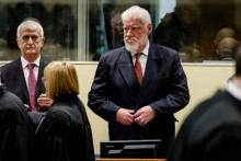 Condamné, un ex-militaire Croate boit une fiole de poison lors du verdict