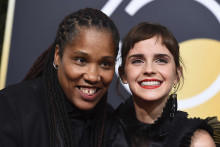 Sur le tapis rouge, Emma Watson a raconté avoir expérimenté "tout le spectre du harcèlement" depuis ses débuts dans "Harry Potter", rapporte "Variety"