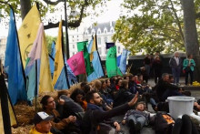 Dans les camps d'entrainement des militants d'Extreme Rebellion
