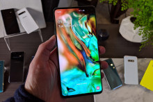 La faille est apparue sur le modèle Galaxy S10. Samsung recommande d'effacer toutes ses empreintes à l'intérieur du téléphone.