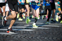 Des coureurs participant au Marathon de Paris, en avril 2016