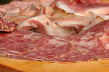 Plateau de charcuterie (Illustration).