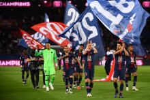 Officiellement champions de France, les joueurs du PSG peuvent faire un tour d'honneur