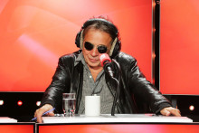 Philippe Manœuvre dans "Les Grosses Têtes"
