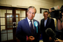  Nigel Farage, le leader du parti du Brexit, réagit après sa victoire aux Européennes le 26 mai 2019
