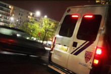 Une voiture de CRS, la nuit (illustration)