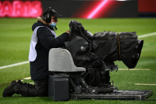 Un caméraman au Parc des Princes. 