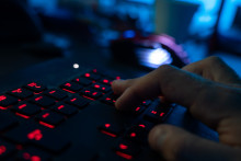 Des pirates informatiques ont pris le contrôle de sextoys connectés avant de réclamer une rançon aux utlisateurs.