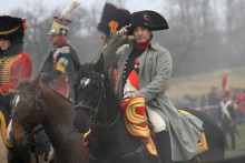 L'Américain Mark Schneider déguisé en Napoléon participant le 3 décembre 2011 à la reconstitution de la bataille d'Austerlitz.