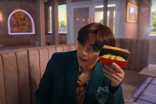 Le "BTS Meal" a deux sauces inédites pour les Chicken McNuggets