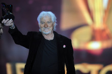 Hugues Aufray récompensé aux Victoires de la Musique 2010