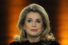 Catherine Deneuve fera son grand retour sur les marches, un an et demi après son AVC