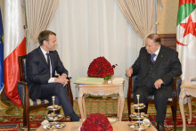 Emmanuel Macron et Abdelaziz Bouteflika à Alger en décembre 2017 