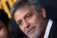 George Clooney lors de la première de "Catch-22" au TCL Chinese Theatre à Hollywood, Californie, le 7 mai 2019.